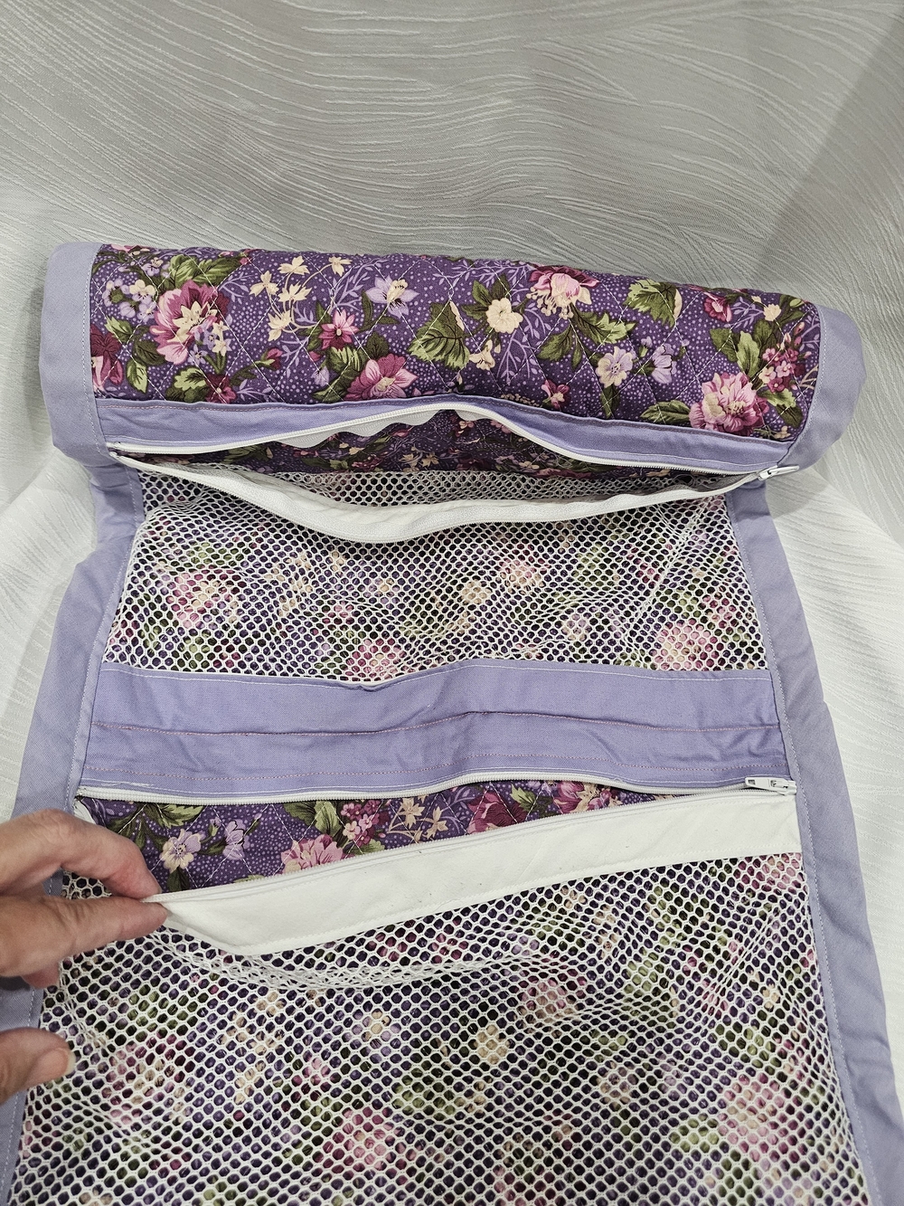 Handcrafted Floral Hanging Foldable Organizer with Mesh Pockets - Picture 6 of 9